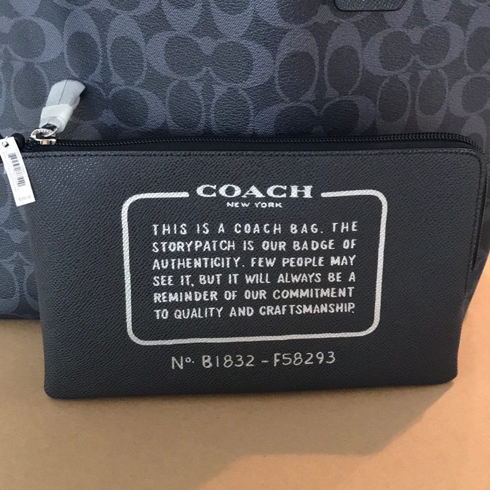 NWT Coach Reversible City Tote Navy/Denim Midnight - Picture 6 of 8